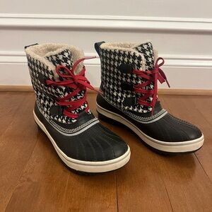 Sorel Red Laced Houndstooth Waterproof Winter Snow Boot, size 8